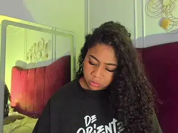 Stripchat Watch Live Sex Cams of Sofi_Fox_