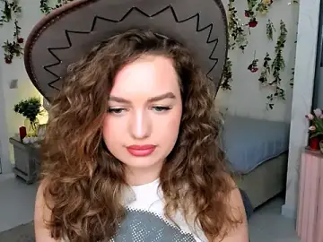 Stripchat Free Porn Cam of MiracleCurly