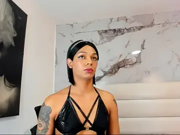 Stripchat Sex Cam of emily_lady20