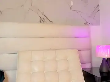 Stripchat Sex Cam of emily_lady20