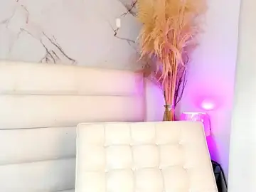 Stripchat Live Sex of emily_lady20