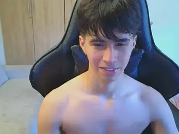 Stripchat Free Porn Cam of carl_dixon