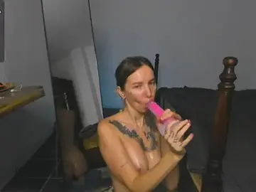Stripchat Live Porn of mel_collins