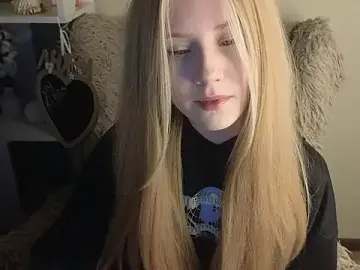 Stripchat Free Porn Cam of sarakaell
