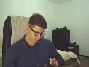 Stripchat Free Live Porn of Chris_Brien