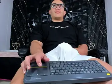 Stripchat Watch Live Sex Cams of JeffDaltton