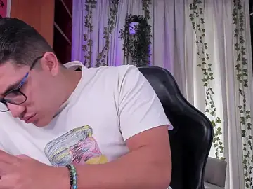 Stripchat Watch Live Sex Cams of JeffDaltton