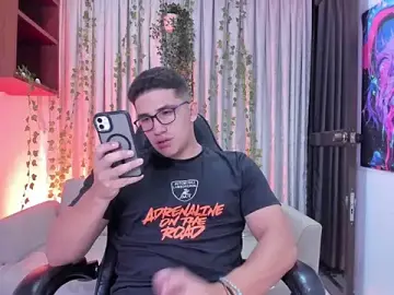 Stripchat Free Porn Cam of JeffDaltton