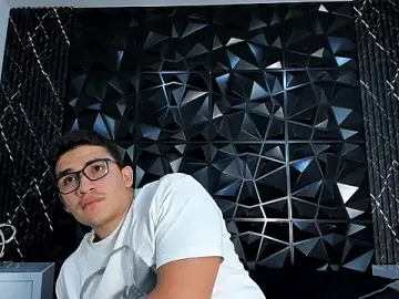 Stripchat Free Porn Cam of JeffDaltton