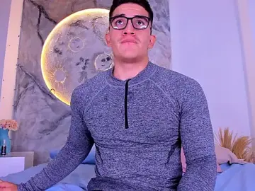 Stripchat Live Sex Cam of JeffDaltton