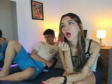 Stripchat Live Sex Cam of charlottte_queen