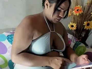 Stripchat Watch Live Sex Cams of lucianabigcockxx