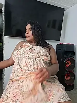 Stripchat Live Sex Cam of lucianaosorno