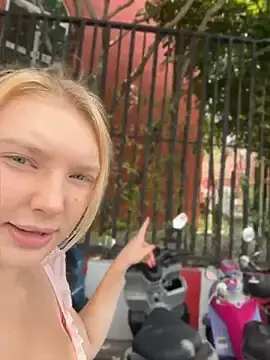 Stripchat Free Porn Cam of AmmyHot