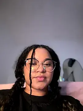 Stripchat Sex Cam of Lucy_wilson5