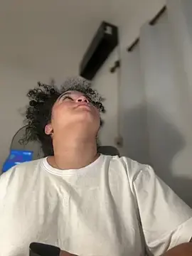 Stripchat Sex Cam of Lucy_wilson5