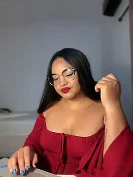 Stripchat Sex Cam of Lucy_wilson5