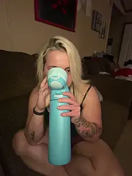 Stripchat Nude Webcam of JuicyExxxperience