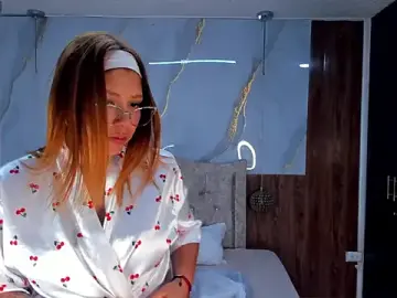 Stripchat Sex Cam of mia_18v