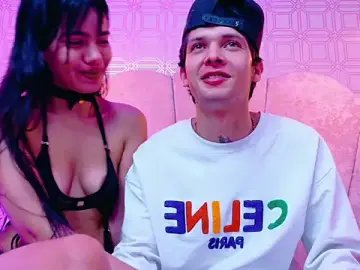 Stripchat Live Sex Cam of CharlotteandTaylorr