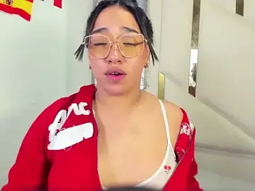 Stripchat Free Porn Cam of IsabellRodriguez18