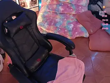 Stripchat Adult Webcam of Emmy_Ruiz