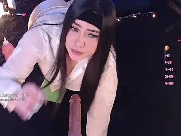Stripchat Free Porn Cam of Emmy_Ruiz
