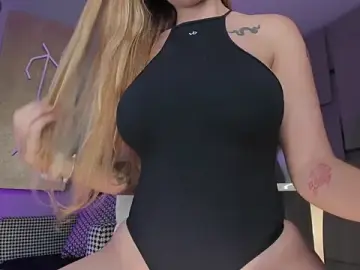 Stripchat Watch Live Sex Cams of NiaHolland