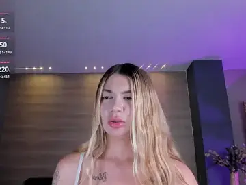 Stripchat Watch Live Sex Cams of NiaHolland