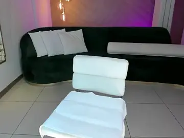 Stripchat Sex Cam of NiaHolland