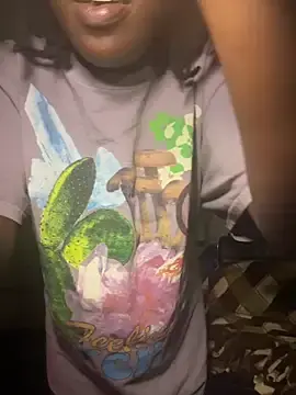 Stripchat Free Porn Cam of choclatepeaach