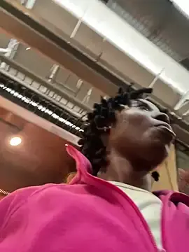 Stripchat Free Porn Cam of choclatepeaach