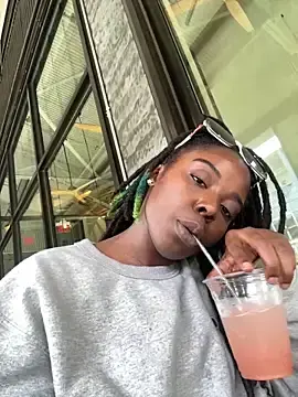 Stripchat Live Sex Cam of thechocolatepeach