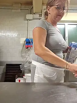 Stripchat Adult Webcam of Melody73