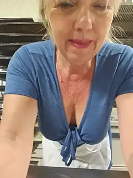 Stripchat Live Sex of Melody73