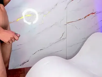 Stripchat Sex Cam of AmazingOrgasm