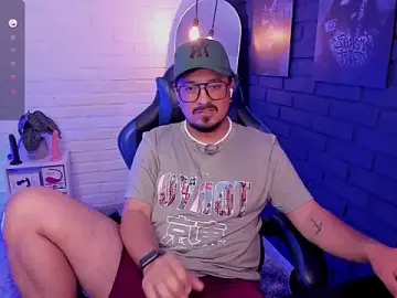 Stripchat Free Porn Cam of DaviidEvans_