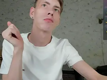 Stripchat Live Sex Cam of ERICK__DEEN