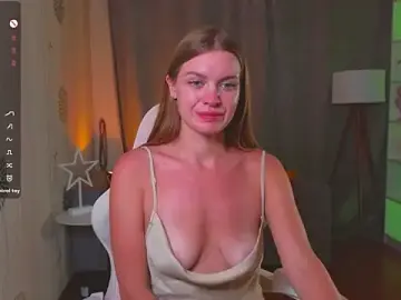 Stripchat Watch Live Sex Cams of Lovella_Lips