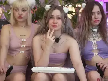 Stripchat Watch Live Sex Cams of fiadventure