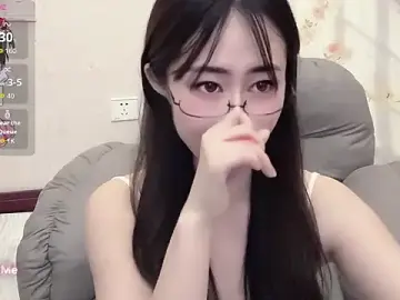 Stripchat Watch Live Sex Cams of qiqi--