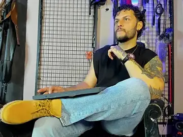 Stripchat Sex Cam of Twisted_Fantasy