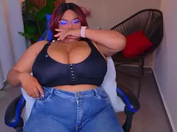 Stripchat Live Sex Cam of Kenya--Buhle