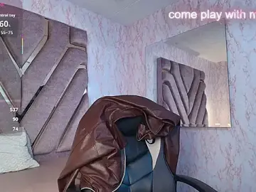 Stripchat Watch Live Sex Cams of redd_pandaa