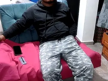 Stripchat Live Sex Cam of Boycuriousxxx