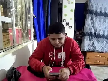Stripchat Free Porn Cam of Boycuriousxxx