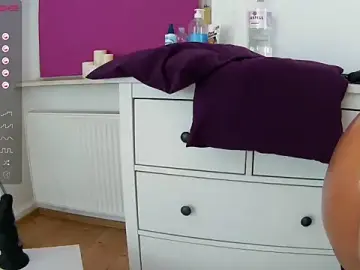 Stripchat Sex Cam of Latina_daily