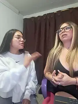 Stripchat Sex Cam of CristalGmez