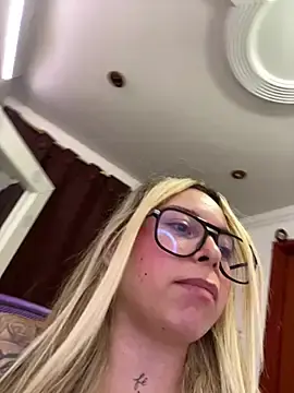 Stripchat Adult Webcams of CristalGmez