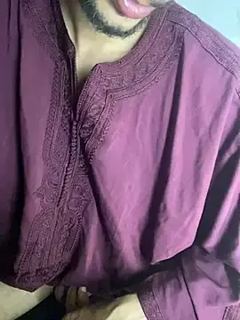 Stripchat Adult Webcam of NchadeeQ_n7wiiiQ